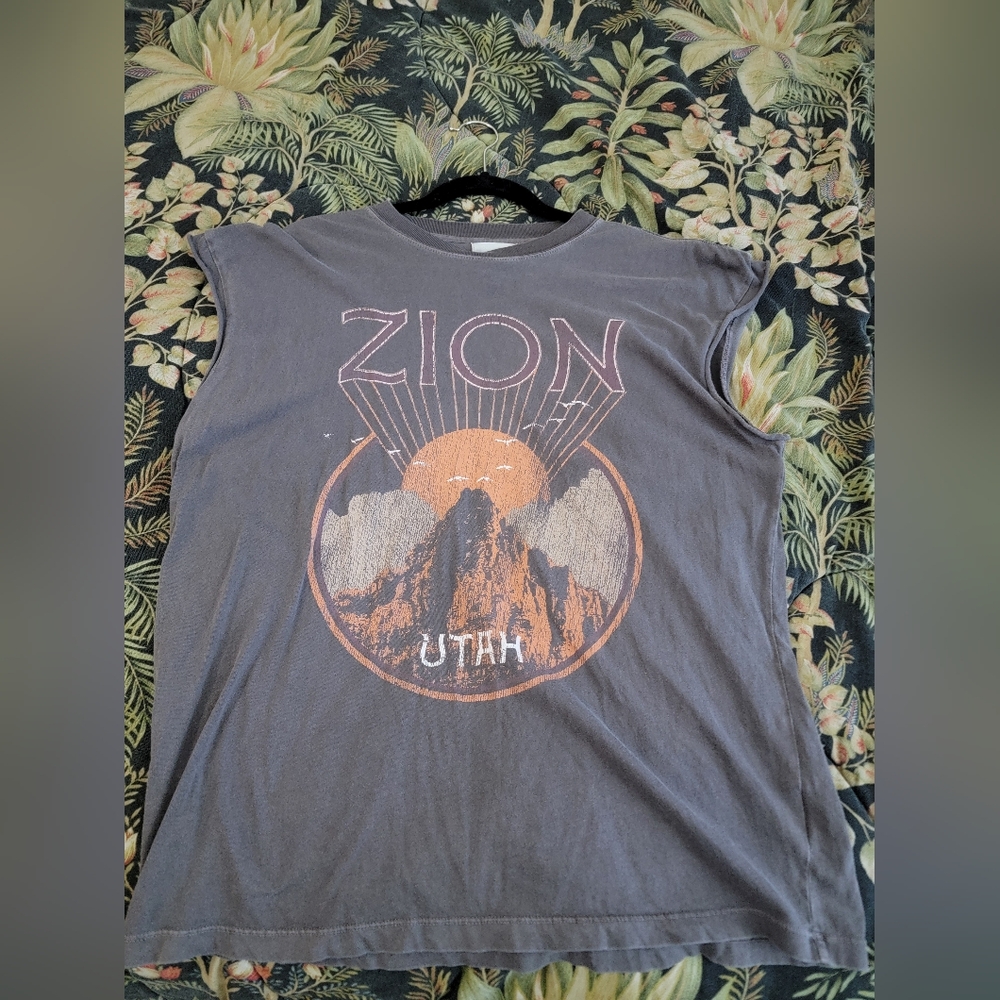 Altar'd State Zion Graphic Sleeveless Tee Medium